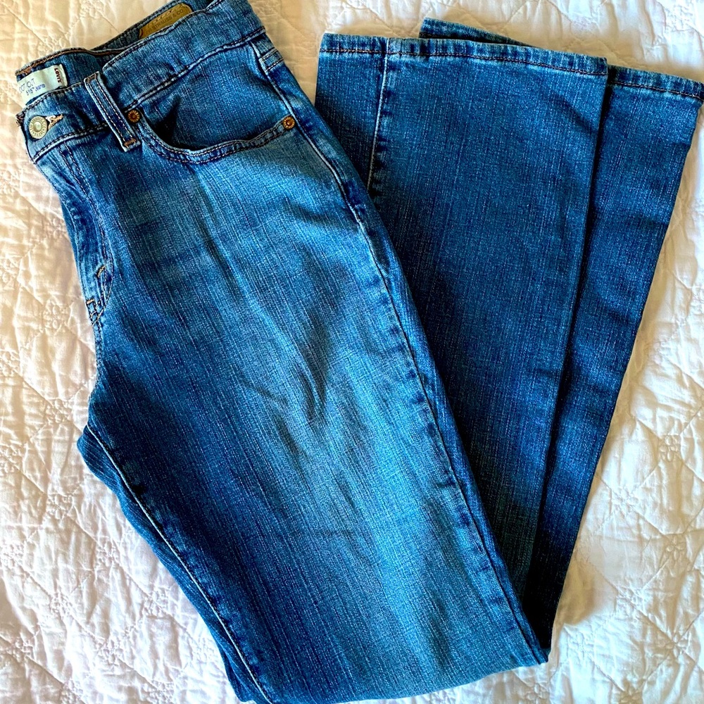 Levi’s “bootcut” 515 jeans. Size 8. EUC.